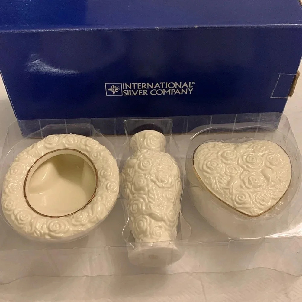 International Silver Company Vintage 3 Piece Vanity Set Bud Vase Frame Heart Box